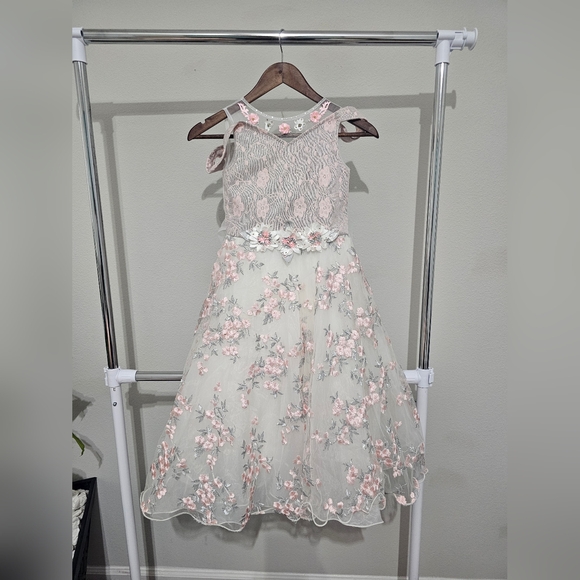 3 Girl Dresses - Picture 4 of 16